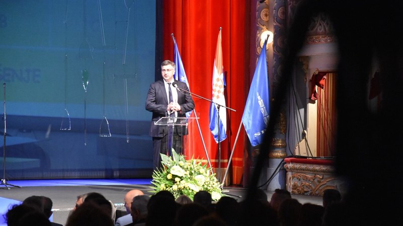 Predsjednik Vlade Andrej Plenković na svečanoj sjednici Gradskog vijeća Grada Splita